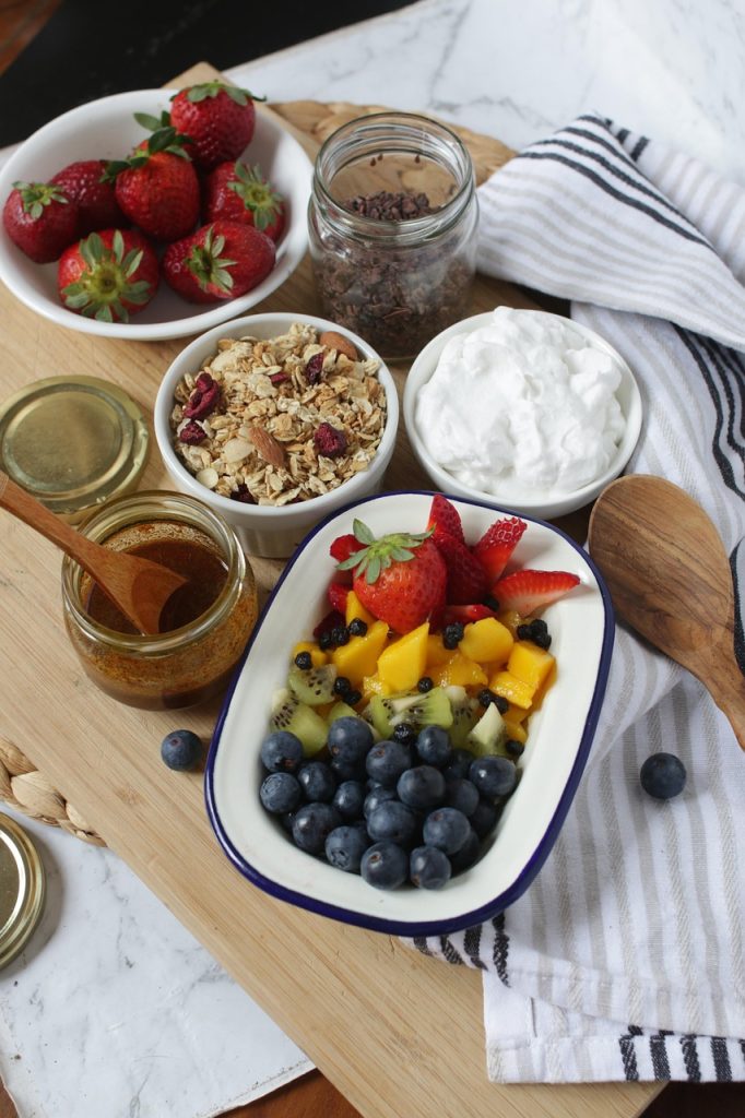 granola, coconut yogurt, nature, strawberries, blueberries, raw vegan, vegan food, healthy breakfast, healthy lifestyle, rainbow, breakfast, detox, eco-friendly, colorful, breakfast-cereal