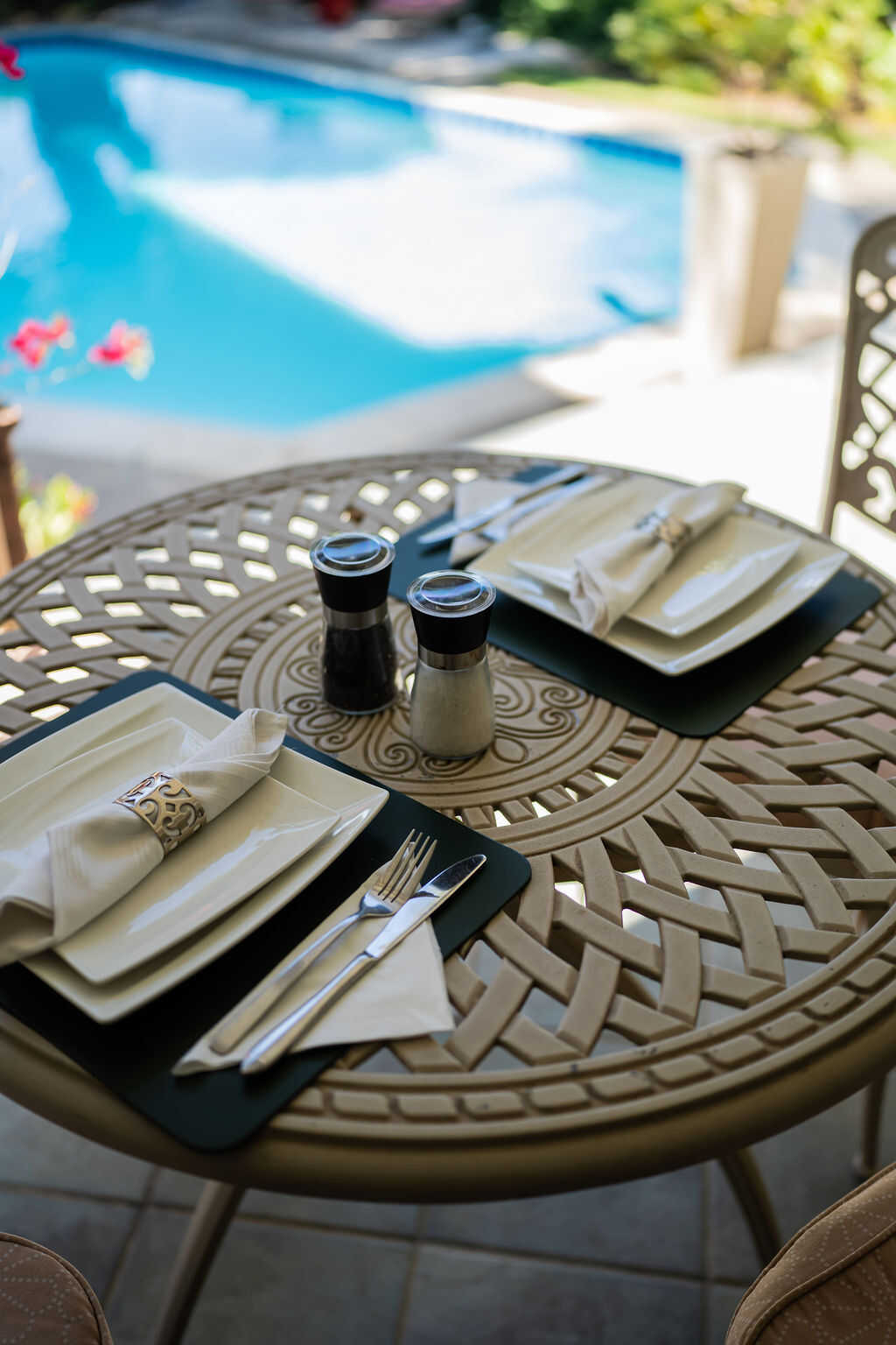 breakfast table 2
